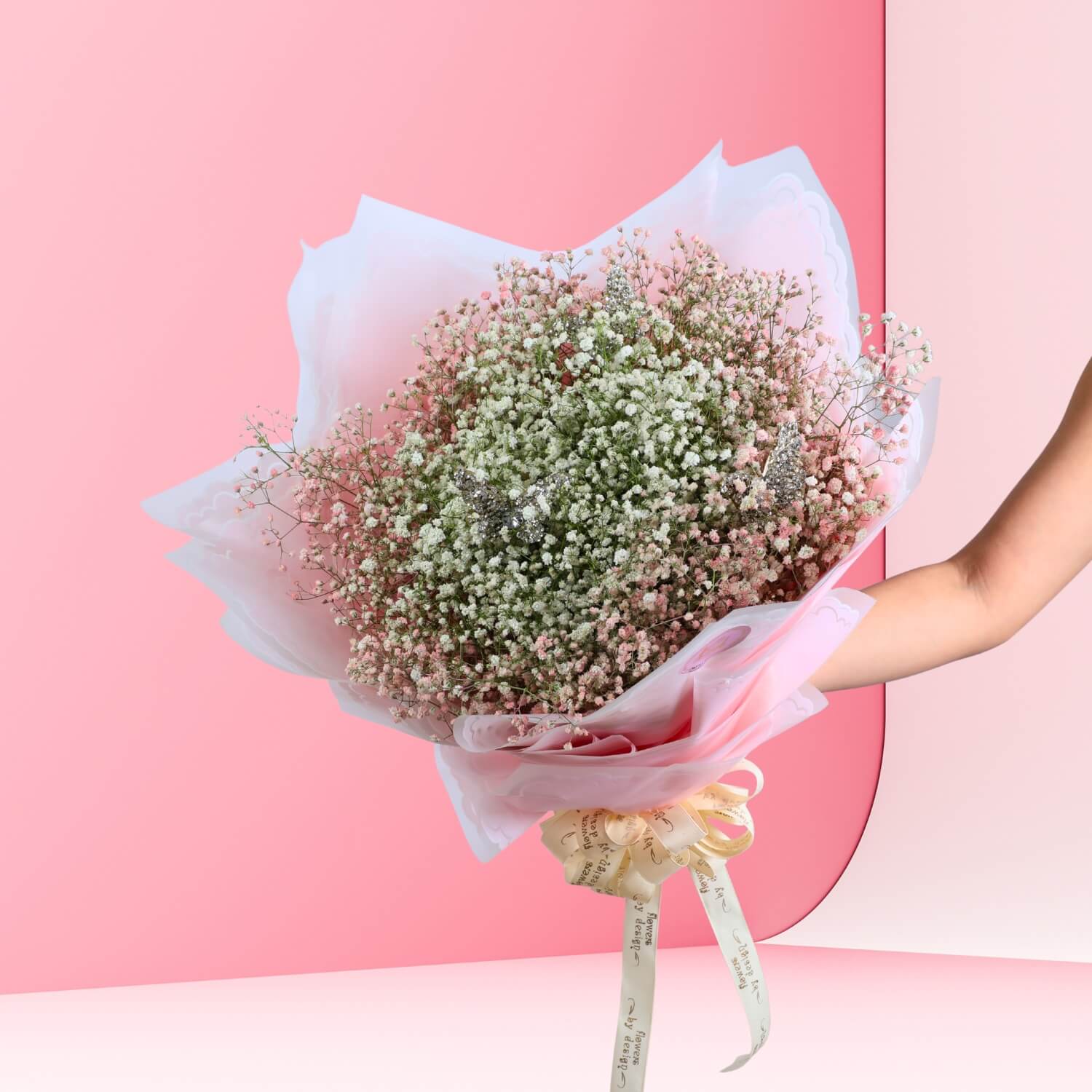 baby-breath-hand-bunch