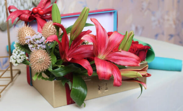 Bed Of Red Roses in Box