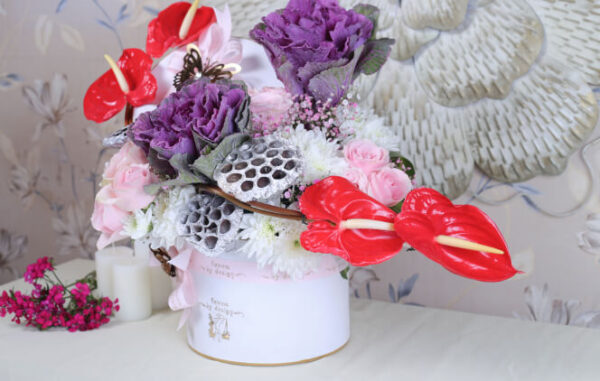 Fresh Flower  in Round Box - Image 2